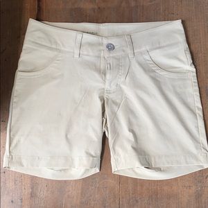 •COLUMBIA SHORTS NWOT•
